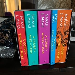A court of Thorns and Roses series